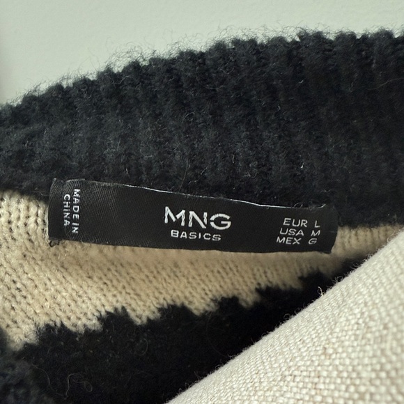 MANGO ZEBRA TEXTURED SWEATER - Sz M Black Ivory Cream Stripe - Picture 8 of 9